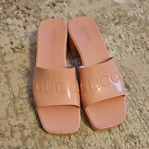 Gucci Women's Peach Mules